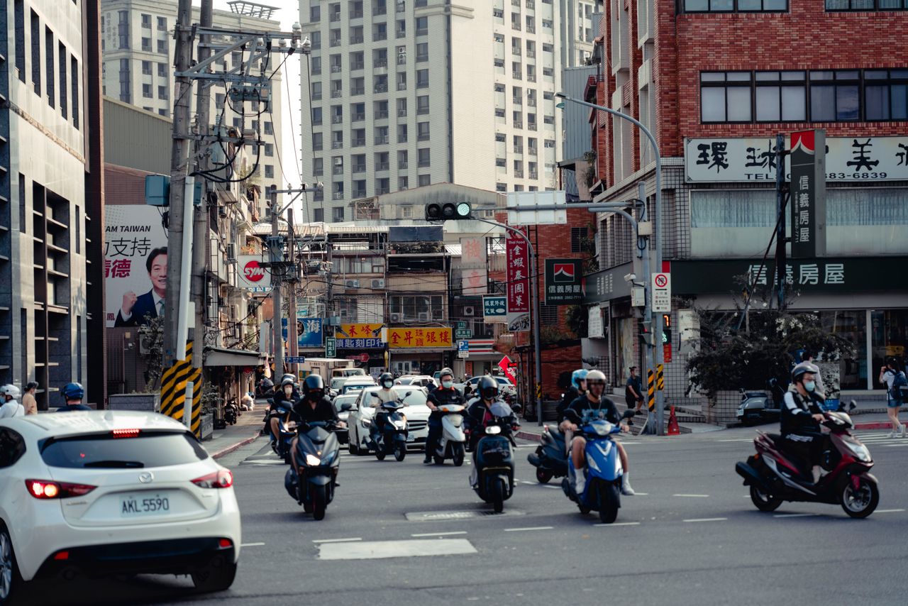 台中街頭行駛的機車，機車借款免留車愛車照騎